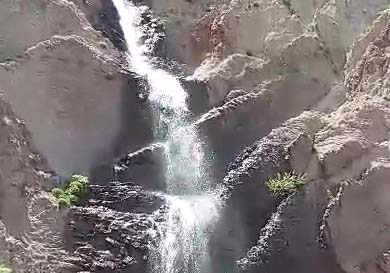 آبشار جذاب و زیبا در روستای آسکان + فیلم