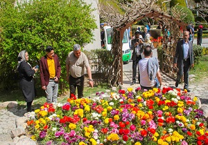 برگزاری نمایشگاه گل وگیاه در باغ گلهای اصفهان