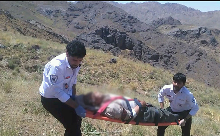 آتش سوزی یک دستگاه اتوبوس مسافربری اسکانیا در بردسکن/دستگیری سارق گوشی های تلفن همراه هنگام خروج از کشور