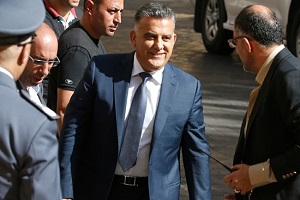 دیلی استار: مقام امنیتی لبنان برای آزادی نزار زکا راهی تهران شد