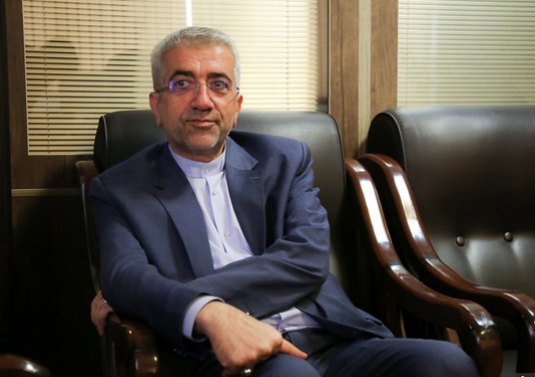 از وزیر نیرو بابت روزی ۳ وعده غذا خوردن عذرخواهی میکنم