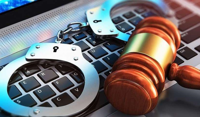 مطابق قانون مجازات اسلامی امکان اطلاق عنوان افساد فی&zwnj;الارض به سلبریتی&zwnj;های ناشر اخبار کذب وجود دارد/ سلبریتی&zwnj;ها نسبت به مطالب منتشره خود با احتیاط بیشتری عمل کنند