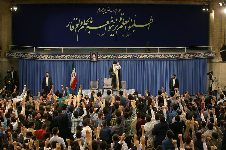 #برجام/ نخبگان گرامی لطفاً محدوده وظایف و تذکرات رهبری رو مطالعه کنید و بعد به ایشون معترض بشید +تصاویر