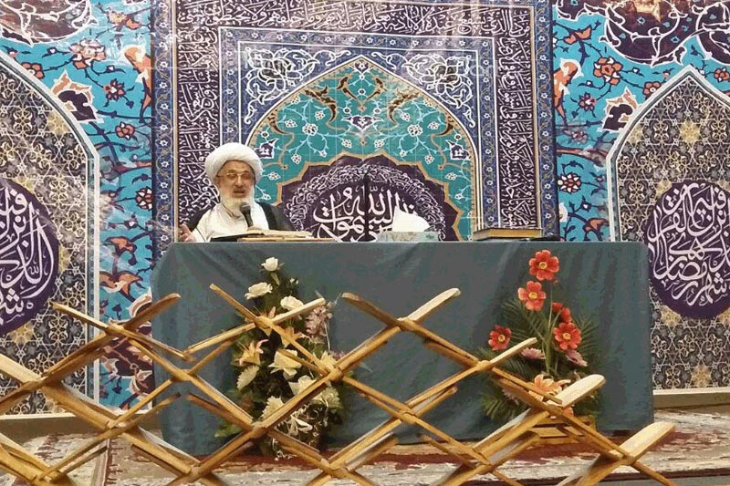 برگزاری تفسیر قران کریم همزمان با مراسم سی روز با قرآن درفومن