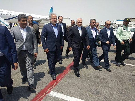 دکتر ظریف   وزیر امور خارجه کشورمان وارد بندر چابهار شد