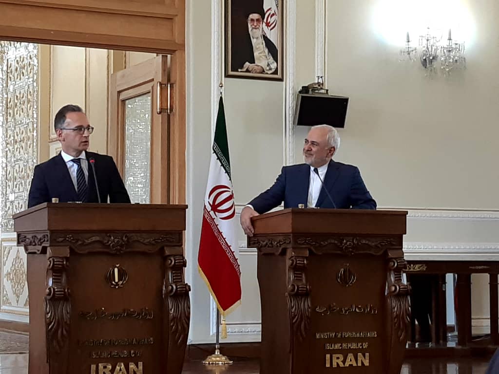 ظریف: ایران موظف است علاوه بر تعهدات بین المللی به حقوق مردمش هم پایبند باشد/ ماس: نمیتوانیم در خصوص برجام معجزه کنیم ظریف: ایران موظف است علاوه بر تعهدات بین المللی به حقوق مردمش هم پایبند باشد/ ماس: نمیتوانیم در خصوص برجام معجزه کنیم