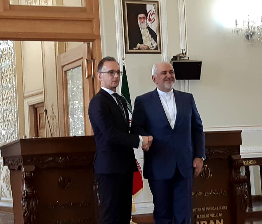 ظریف: ایران موظف است علاوه بر تعهدات بین المللی به حقوق مردمش هم پایبند باشد/ ماس: نمیتوانیم در خصوص برجام معجزه کنیم ظریف: ایران موظف است علاوه بر تعهدات بین المللی به حقوق مردمش هم پایبند باشد/ ماس: نمیتوانیم در خصوص برجام معجزه کنیم