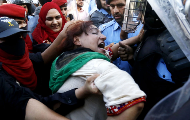 تصاویر روز: از برگزاری تظاهرات در هنگ کنگ در اعتراض به قانون استرداد مجرمان تا تولد یک بچه فیل در بلژیک