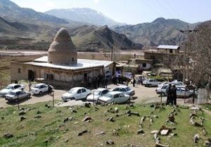 بنای تاریخی امامزاده هارون (ع) در آستانه تخریب + فیلم