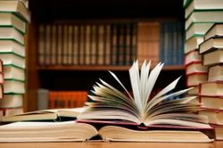 از تمجید رهبر انقلاب از یک کتاب تا انتشار کتاب صوتی نامیرا
