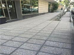 اجرای کفپوش بتنی در پیاده روهای سطح شهر شیرین سو
