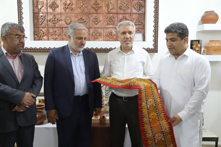 بازدید مونسان از فروشگاه صنایع&zwnj;دستی منطقه آزاد چابهار