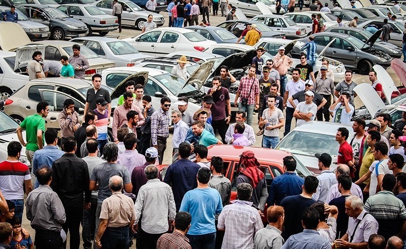 ادامه روند کاهش قیمت خودرو&zwnj;ها/ سمند سورن ۲ میلیون تومان ارزان شد