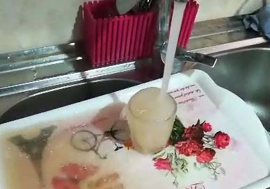 آب شرب گل‌آلود در آبادان + فیلم