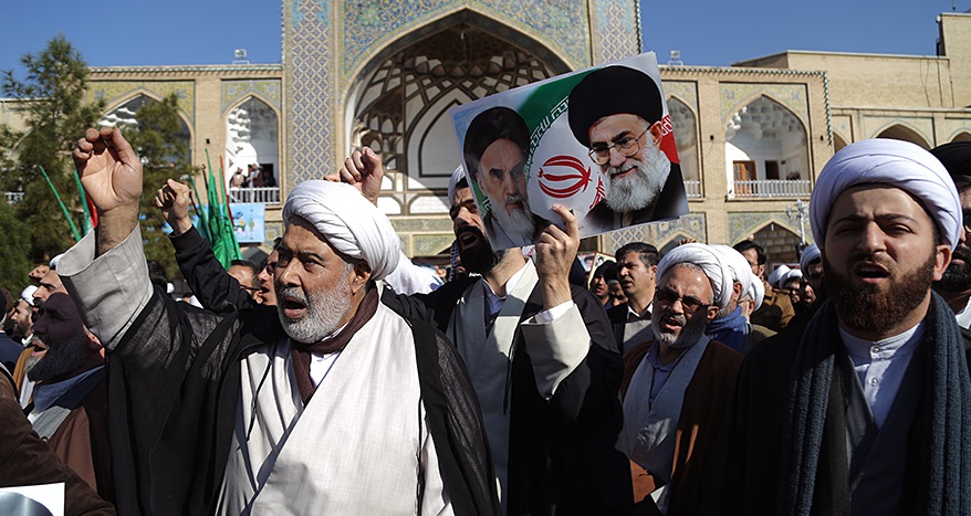 طلاب حوزههای علمیه سراسر کشور برگزاری جشن تولد ملکه انگلیس در تهران را محکوم کردند طلاب حوزههای علمیه سراسر کشور برگزاری جشن تولد ملکه انگلیس در تهران را محکوم کردند