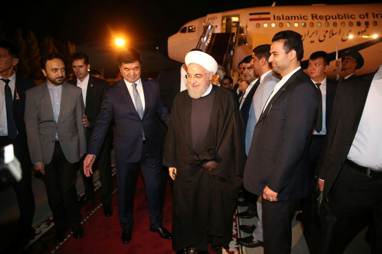 روحانی وارد پایتخت قزاقستان شد روحانی وارد قزاقستان شد