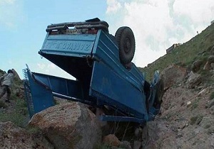۴ کشته و مصدوم در واژگونی نیسان در هفتکل