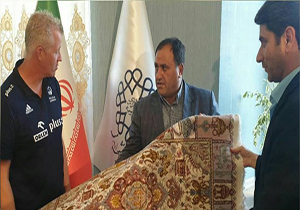 انهدام یک باند کلاهبرداری با ترفند فروش مجسمه طلا در اصفهان/ضاربان خانم آمر به معروف در خمام شناسایی شدند/احتمال آتش&zwnj;سوزی نفتکش&zwnj;ها به دلیل مشکل فنی