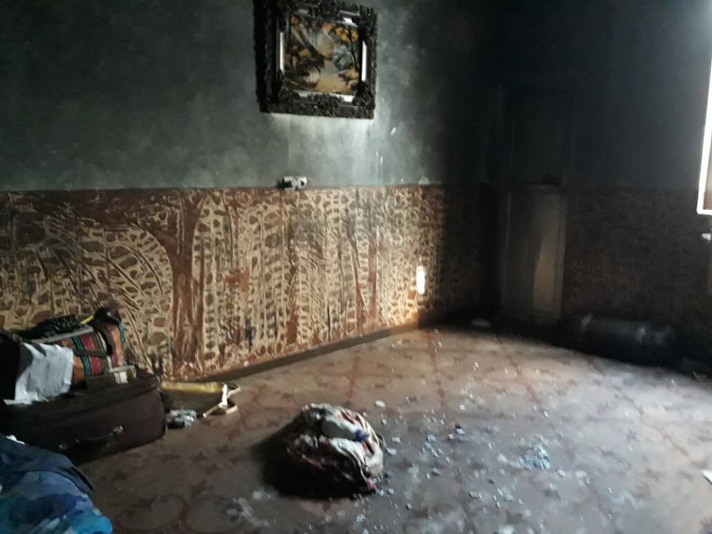 ۹ مصدوم در پی آتش سوزی در محل اختفای سوخت قاچاق در چابهار/ آتش نشان روانه بیمارستان شد+تصاویر