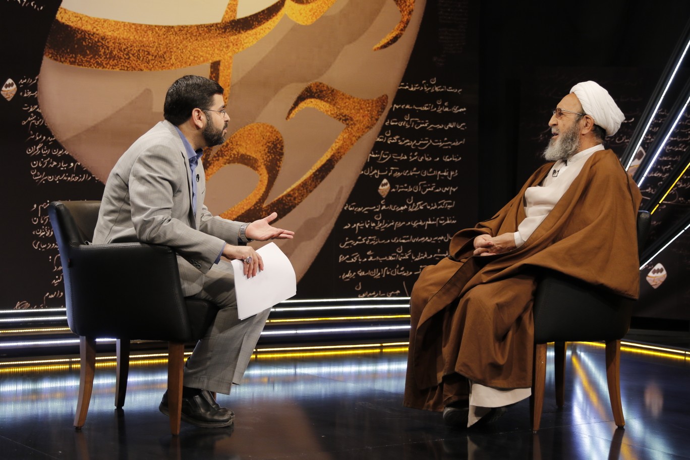 قبول ندارم که ارتش و سپاه به پادگان&zwnj;ها برگردند/ کشتن هویدا دروغی بود که به من نسبت دادند/ فسیل&zwnj;گرا شده&zwnj;ایم؛ باید از جوانان استفاده کنیم