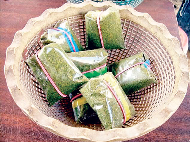 ناس؛ ماده&zwnj;ای خطرناک و اعتیاد آور در برخی عطاری&zwnj;ها