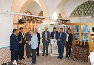 افزون بر هزار هنرمند صنایع دستی در کاشان مجوزهای صنایع دستی دارند