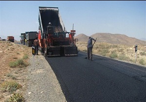زیر سازی و آسفالت معابر ۲۶۸ روستای آذربایجان غربی با قیر یارانه‌ای