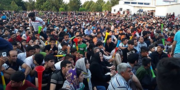 پایتخت والیبال آسیا غرق شادی و سرور/شادی والیبال دوستان در پایتخت والیبال پس از برد ایران در مقابل لهستان