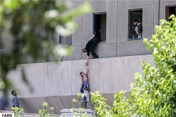 کودک معروف حادثه تروریستی مجلس کجاست؟ +عکس