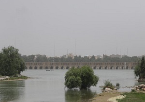 احتمال وقوع گرد و غبار در مناطق شمالی استان اصفهان