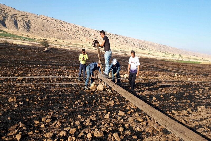 اتصال برق ۲۰ روستای خسارت دیده در اثر آتش سوزی در باشت