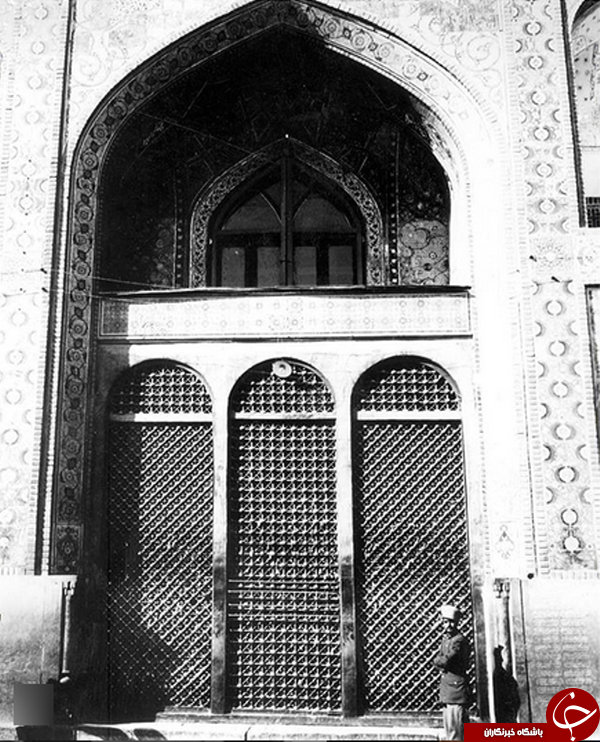 تصویری قدیمی از پنجره فولاد حرم مطهر امام رضا(ع)