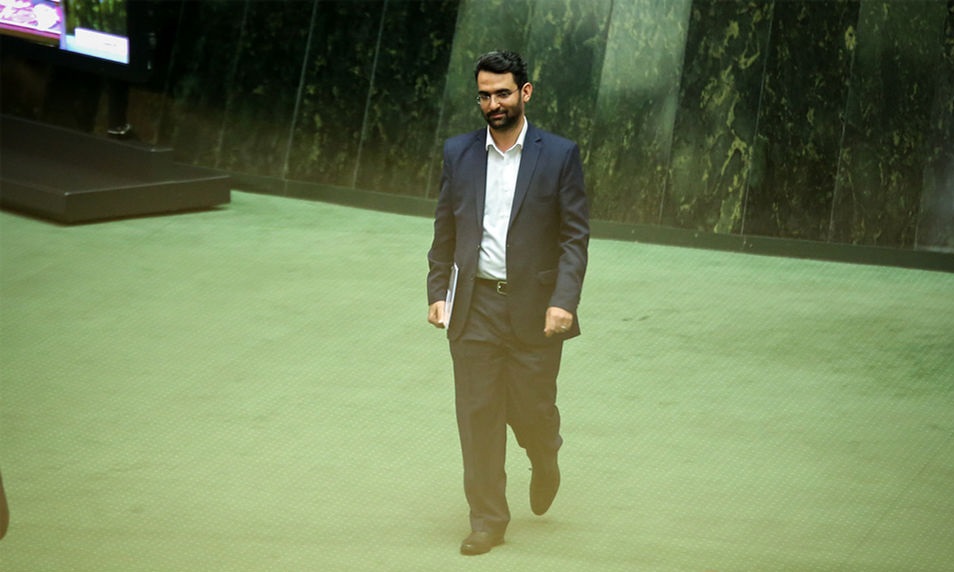 اولین کارت زرد مجلس به آذری جهرمی