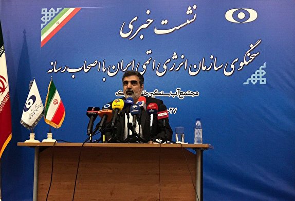 جمعی از خبرنگاران رسانه های کشور از مجتمع آب سنگین خنداب بازدید کردند