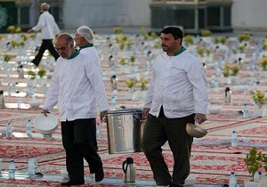 نیازمندان میهمان سفره های کرامت
