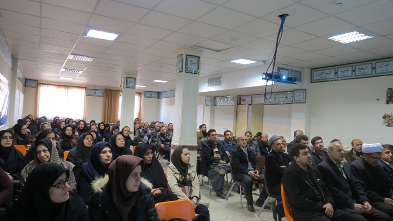 ۸۰۰۰ آموزگار آموزش دوره تغذیه و سلامت دانش آموزان را فرا می گیرند