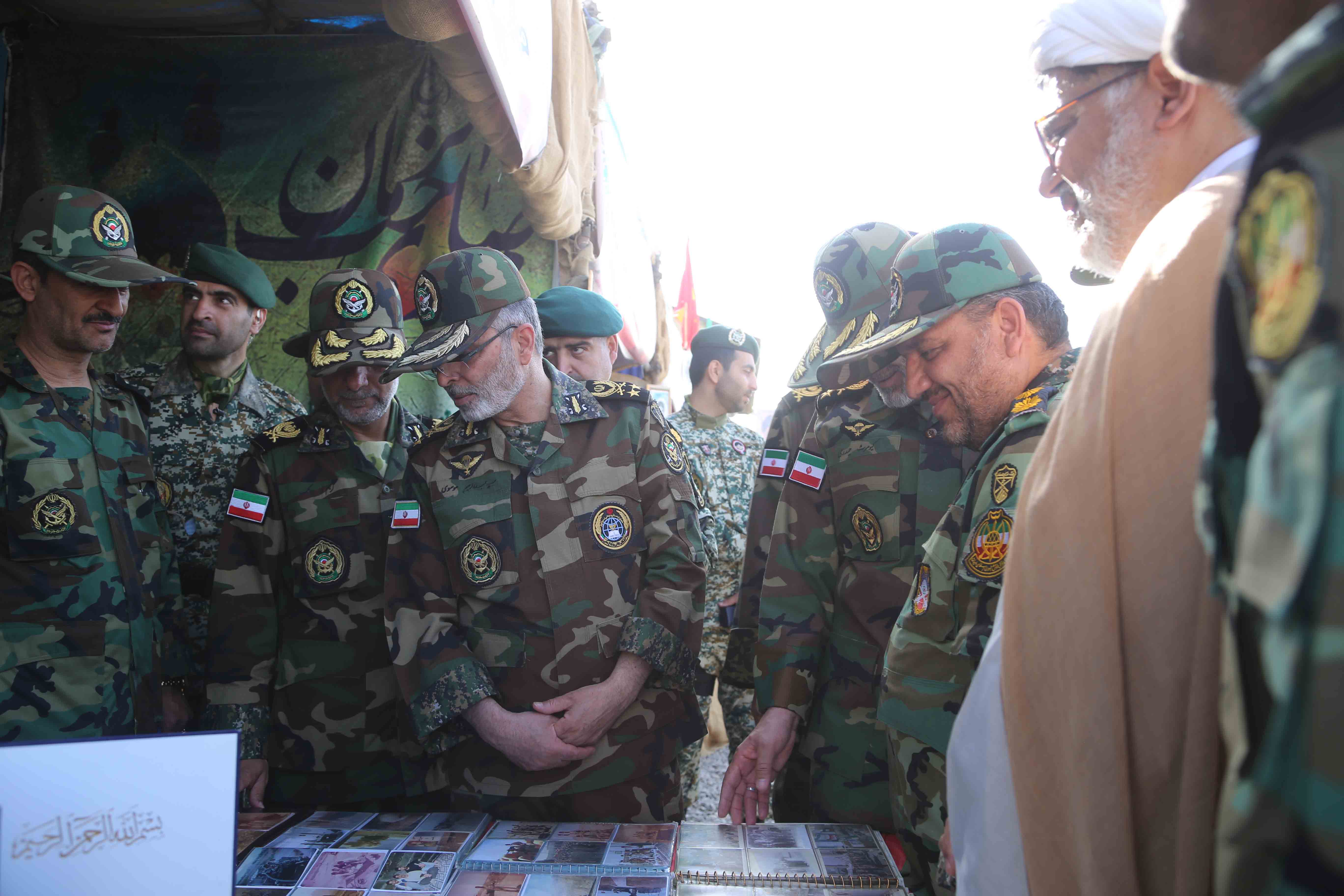 فرمانده کل ارتش از گروه 44 و 55 توپخانه اصفهان بازدید کرد