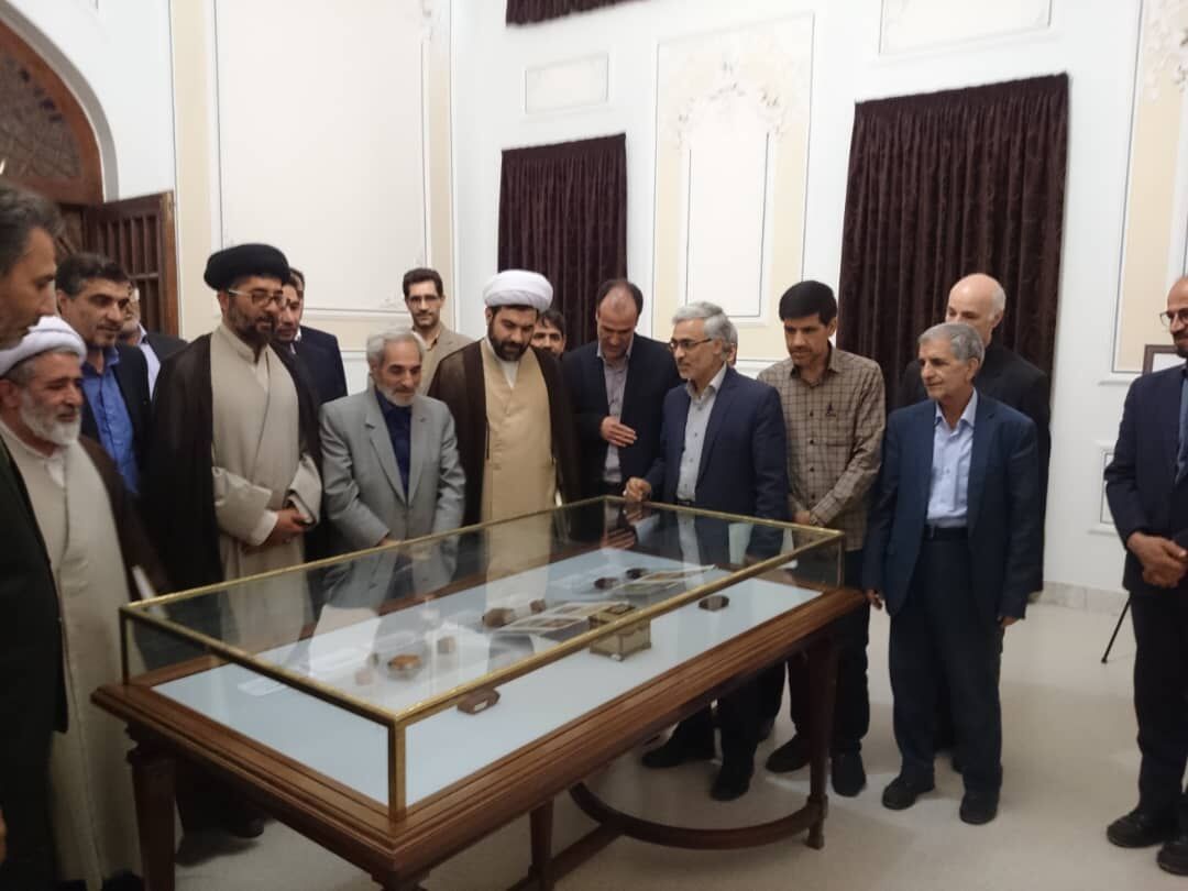 رونمایی از ۷جلد قرآن نفیس و کوچک بازوبندی در آستان قدس رضوی