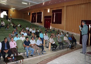 برگزاری کارگاه آموزشی مدیریت بهنگام باغی در باغات پسته در شهرستان خاتم