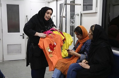 روایتی از زنان دستفروش مترو