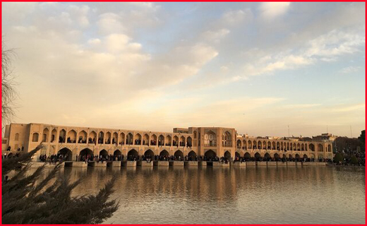 خاکستر، میراث زاگرس برای آیندگان/دستگیری یک مدیر در وزارت نفت/احیای زاینده رود موضوع ملی است/چابهار پل ارتباطی ایران و روسیه به آب&zwnj;های آزاد