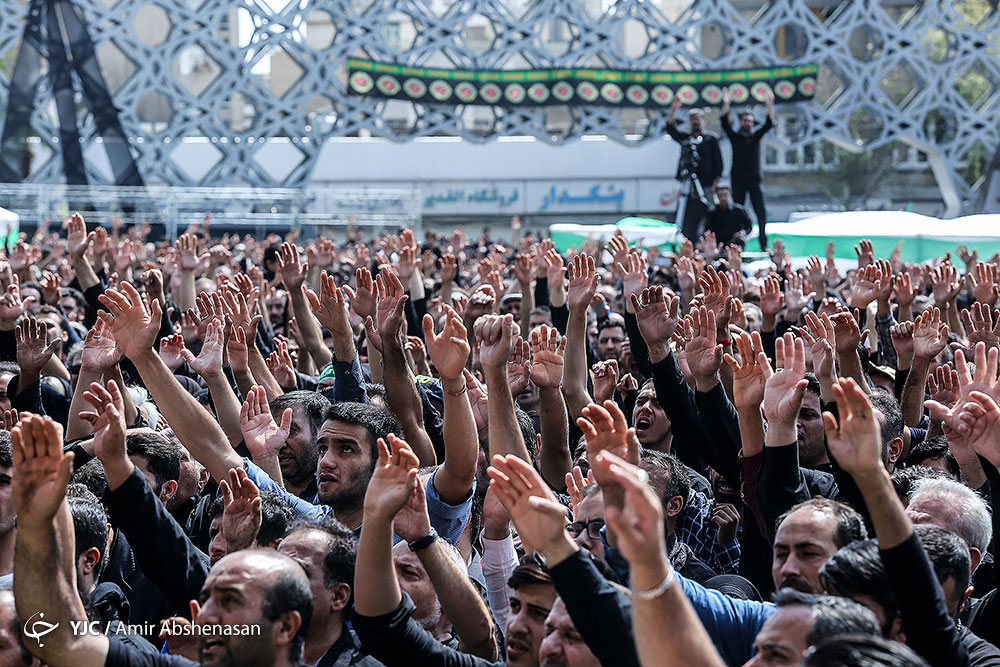 نباید فقط روضه و ذکر مصیبت خواند / امام حسین (ع) در تصادف که به شهادت نرسیدند! / باید هیئت&zwnj;ها به دست هم نسلان شهدای مدافع حرم بیفتد /