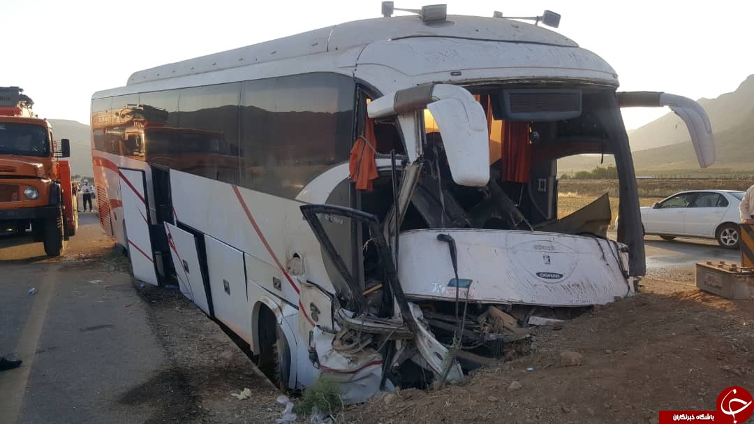 واژگونی اتوبوس در محور سعادتشهر/اعزام ۹ دستگاه آمبولانس و یک فروندبالگرد/۲۵ نفر مصدوم شدند
