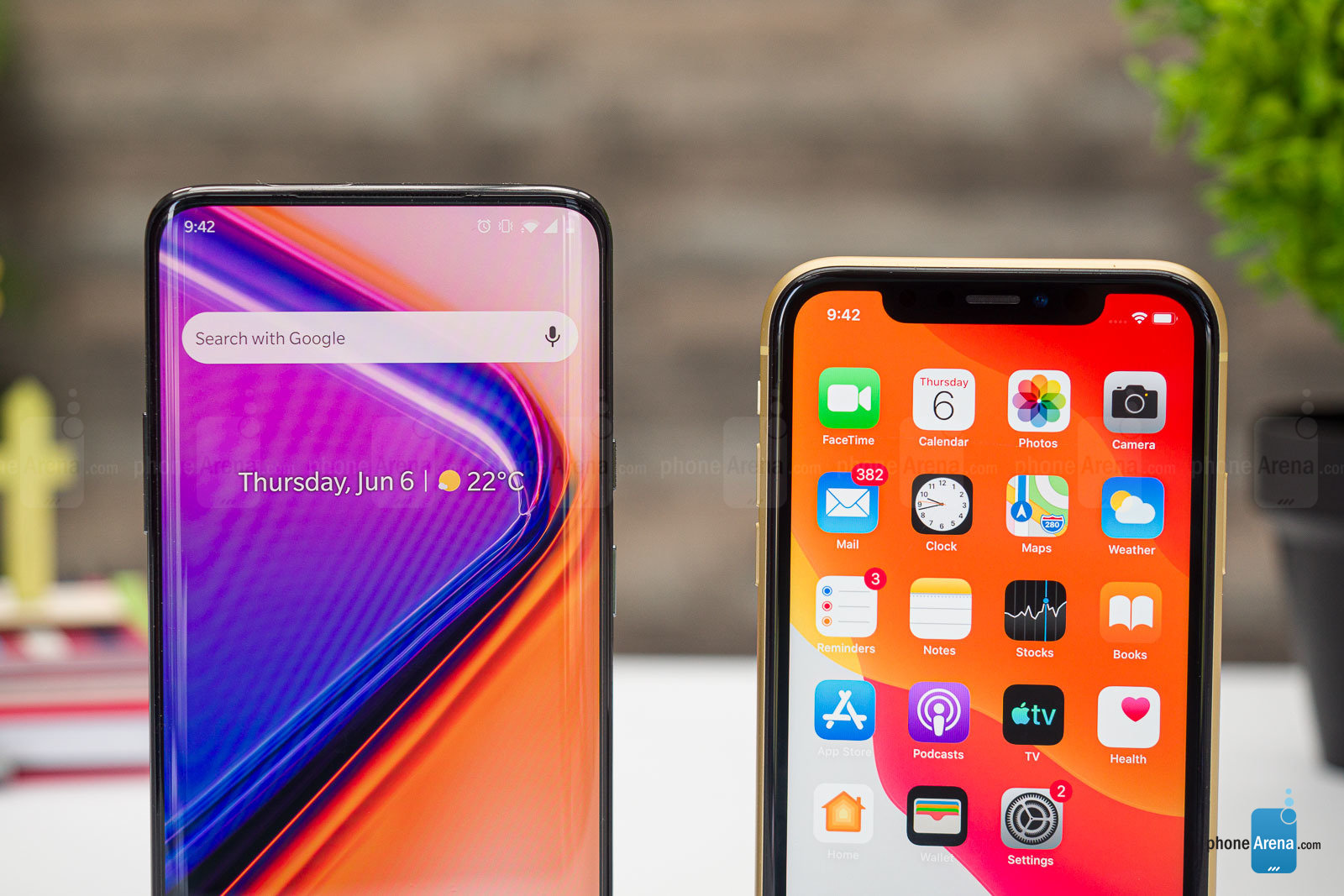 پایان همیشگی جدال قدرتمندان اندروید و آی&zwnj;اواس، OnePlus 7 Pro یا iPhone XR