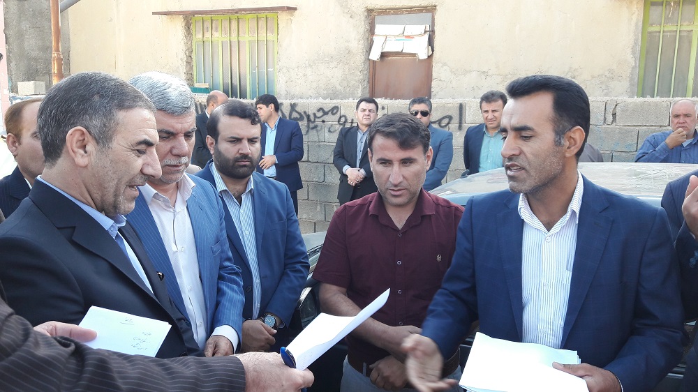 بررسی مشکلات دهستان جاورده با حضور استاندار