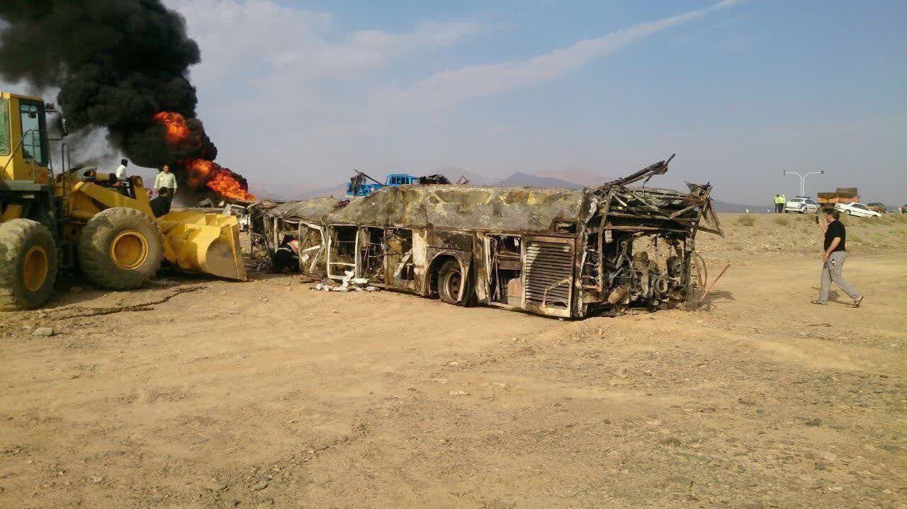 تصادف تانکر سوخت در بزرگراه مشهد - باغچه پنج مجروح به جا گذاشت