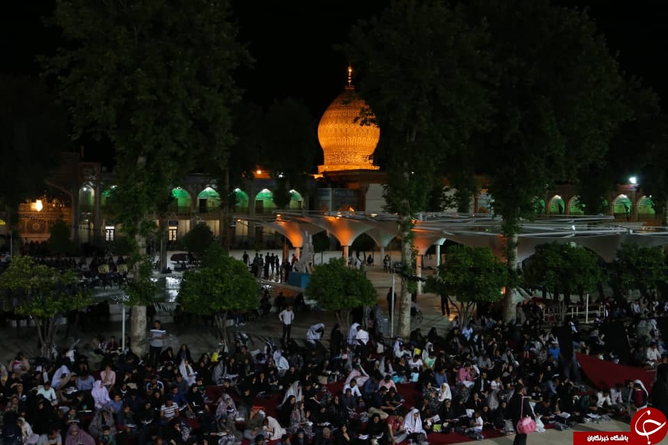 نوای الغوث الغوث در فارس طنین انداز شد/مراسم شب قدر در سومین حرم اهل بیت (ع) + تصاویر