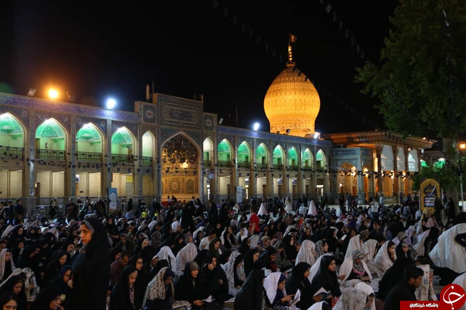 نوای الغوث الغوث در فارس طنین انداز شد/مراسم شب قدر در سومین حرم اهل بیت (ع) + تصاویر
