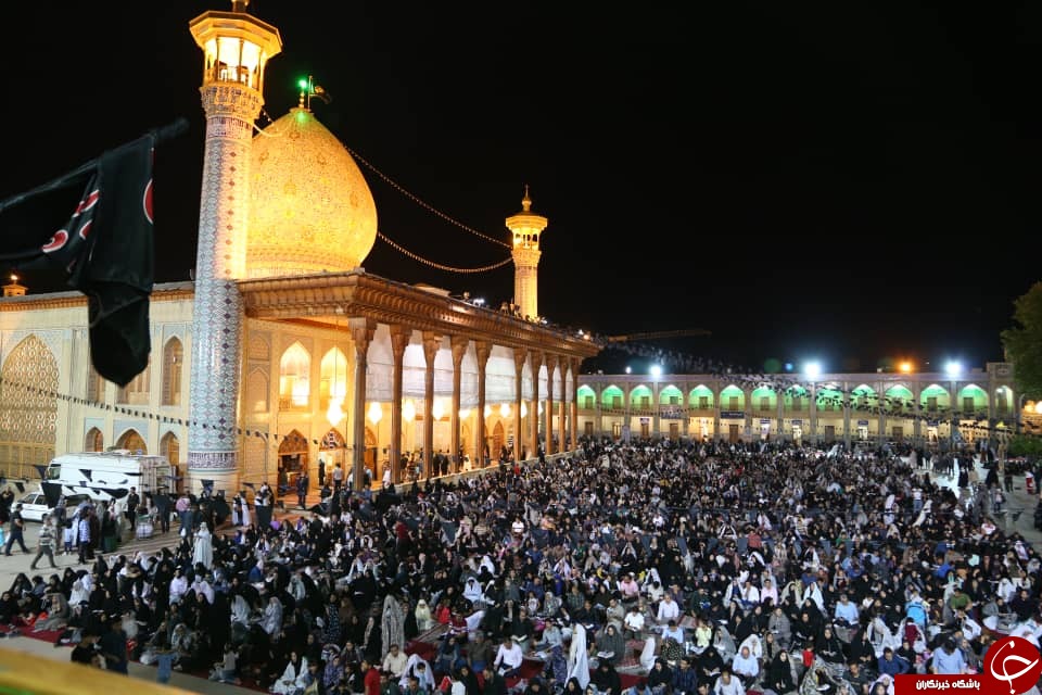 نوای الغوث الغوث در فارس طنین انداز شد/مراسم شب قدر در سومین حرم اهل بیت (ع) + تصاویر