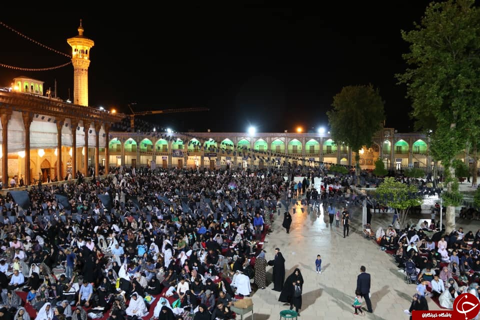 نوای الغوث الغوث در فارس طنین انداز شد/مراسم شب قدر در سومین حرم اهل بیت (ع) + تصاویر